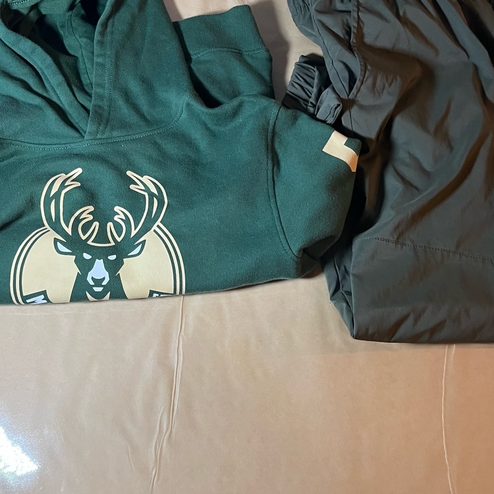 Bundle sweatshirt and pants